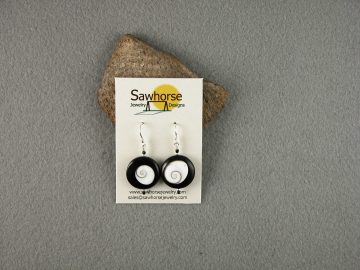 Black and white "snail"