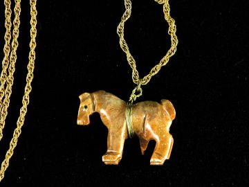 Jasper horse on 24 inch of chain